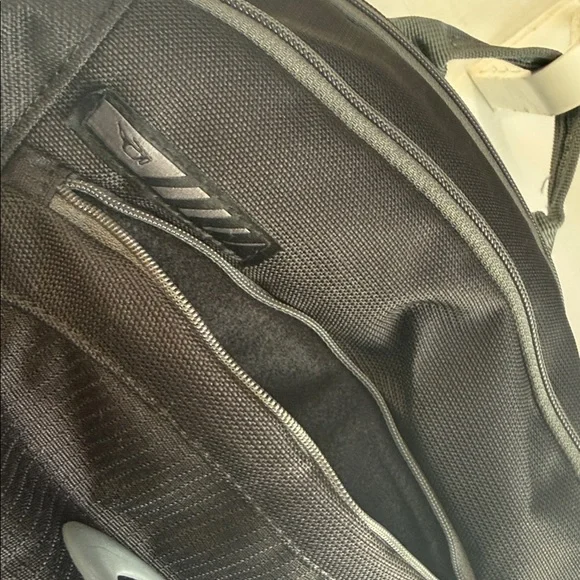 NEW OAKLEY SI 5 SPEED PACK Backpack Jet Black 26L with Laptop Sleeve - Picture 8 of 14